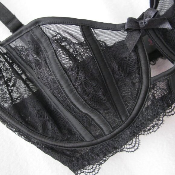 Like New - Frederick's of Hollywood Drew Bra - 32D - Picture 6 of 14